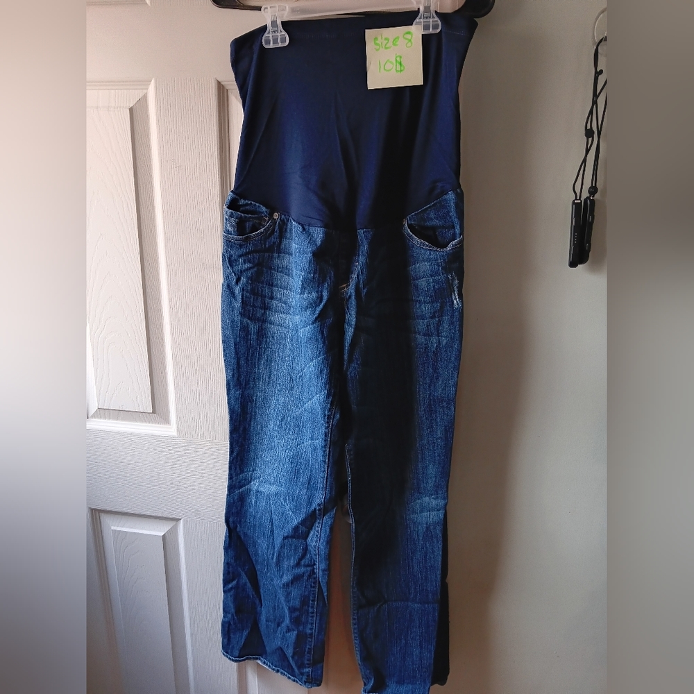 Maternity clothes